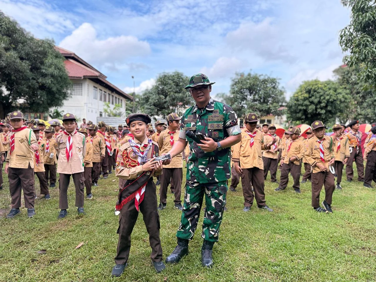 Kegiatan kepemimpinan dan pembinaan karakter siswa SDIT Menara Kuwait